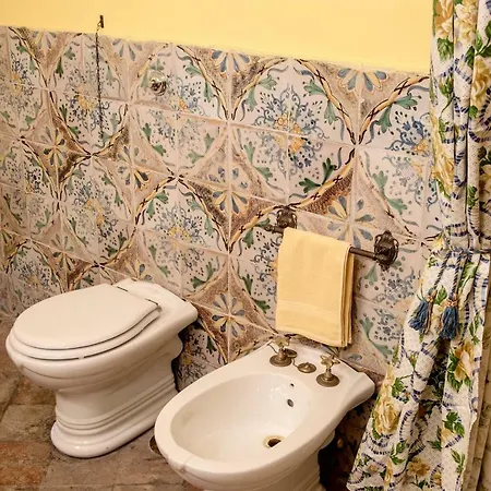 Il Teatro Di Nerone *