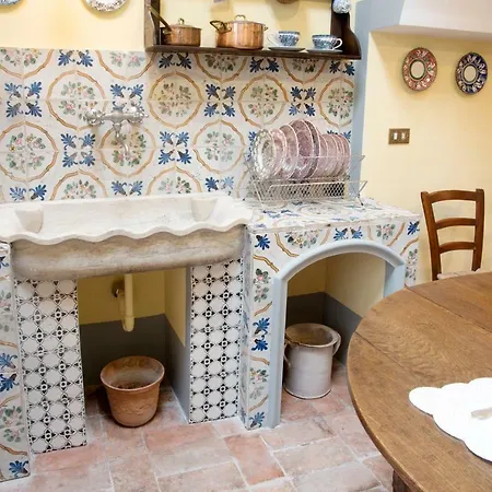 Il Teatro Di Nerone ナポリ